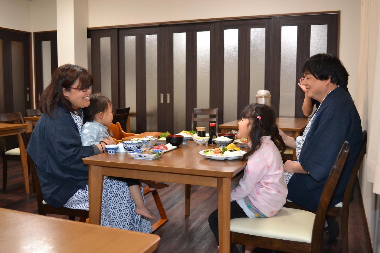 Готель Onsenminshuku Kosakaya Натікацуура Екстер'єр фото